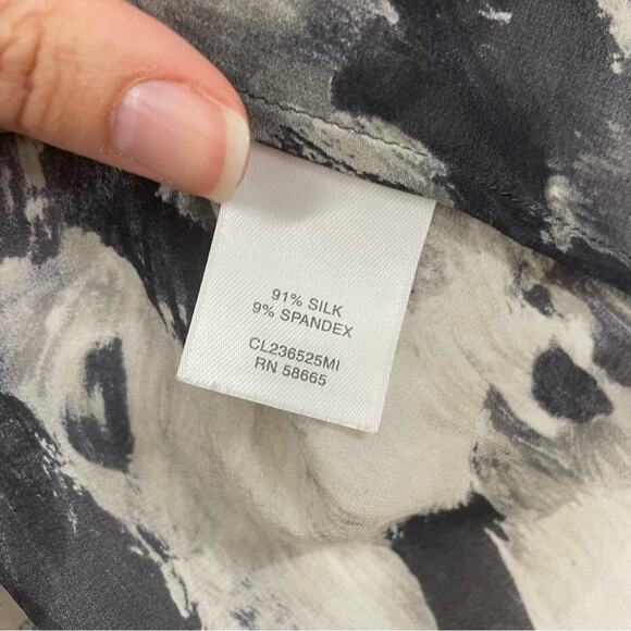 Classiques Entier Grey & White Silk Floral Print Ruffled Wrap Blouse Top Women M - Picture 5 of 10